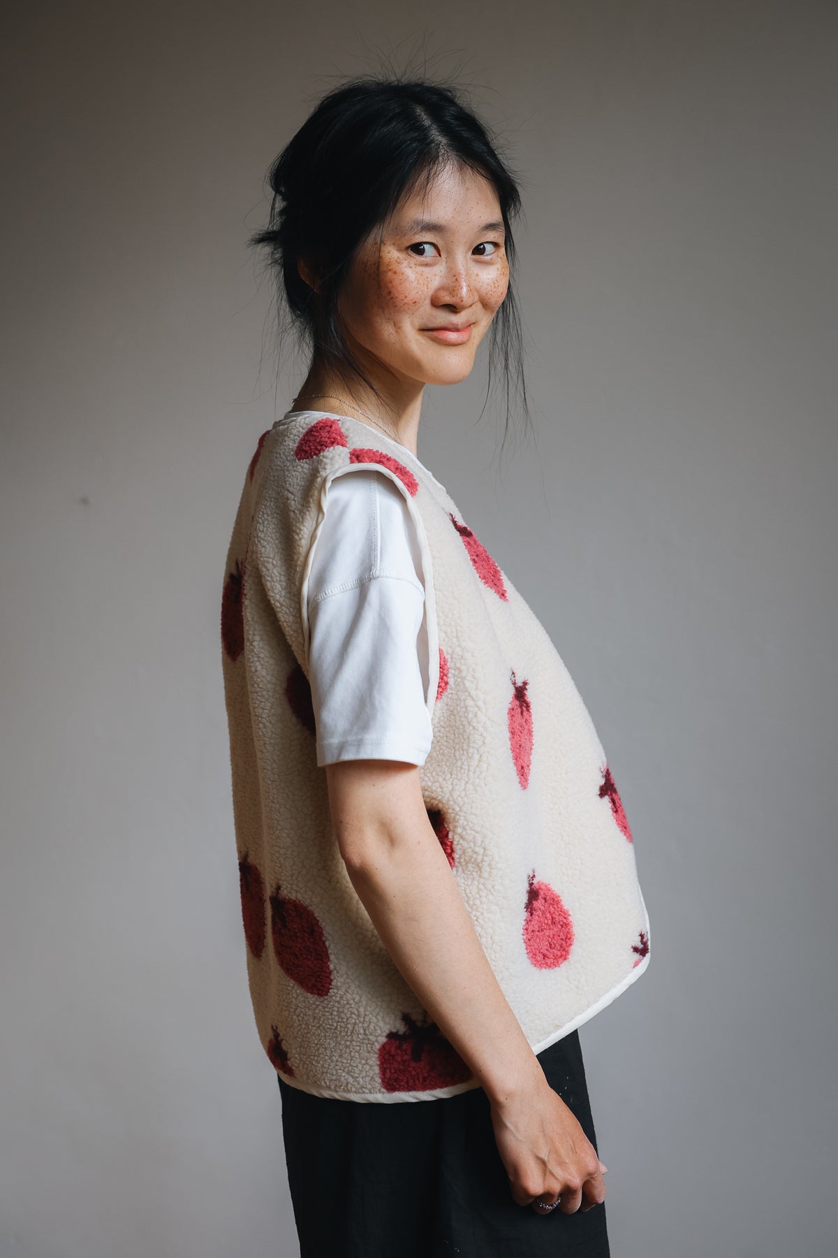 Morning Vest - Strawberries