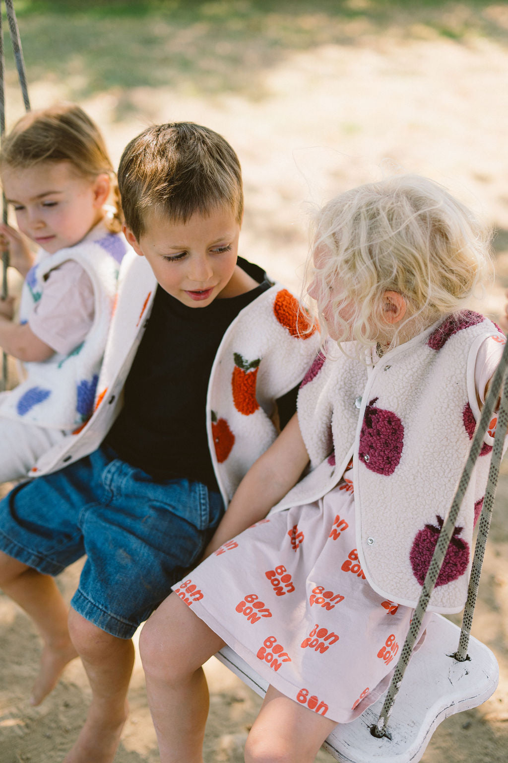 Morning Vest Kids – Strawberries